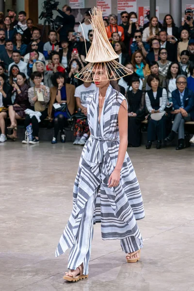 Look 54